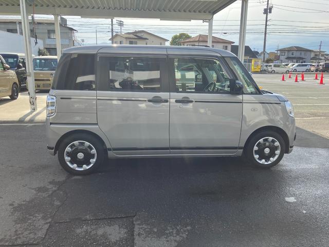 ムーヴキャンバス GブラックアクセントVS SAIII 純正ナビ パノラマ レーンキープアシスト 衝突被害軽減装置 ワンオーナー スマートキー オートハイビーム エアバック ABS 記録簿 キーレスエントリー 両電動スライドドア 電動格納ドアミラー オートエアコン(20枚目)