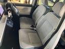フロントシートの画像です。全てのお客様に快適にお車がご使用しただけるように、室内のクリーニングや外装磨きを全車実施しております。