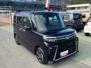 右前からの画像です。当社の販売する車輌には全て車輌状態証明書をお付けしています。状態の良いお車でも洗車傷など、無傷ではありません。状態証明はその部分も含めた表記となっております。予めご承知おき下さい。