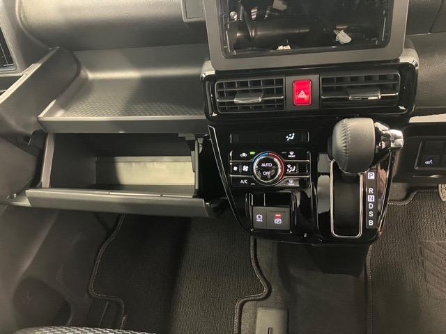 タント カスタムＲＳ　両側電動スライドドア・プッシュボタンスタート・ステアリングスイッチ・オートエアコン・キーフリーシステム・シートヒーター・バックカメラ対応・アルミホイール・パワーウィンドウ（6枚目）