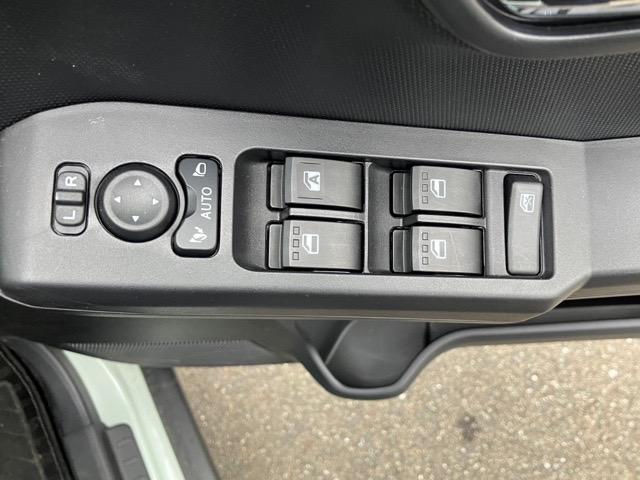 タフト Ｇ　ダーククロムベンチャー　コーナーセンサー・プッシュボタンスタート・ステアリングスイッチ・オートエアコン・キーフリーシステム・アルミホイール・パワーウィンドウ（13枚目）