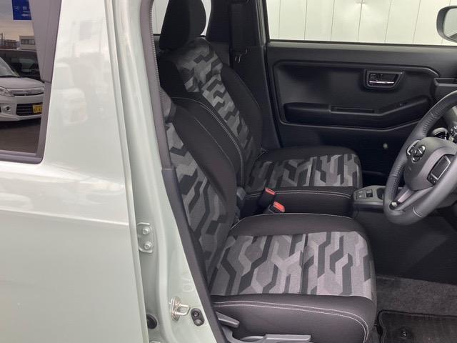 タフト Ｇ　ダーククロムベンチャー　コーナーセンサー・プッシュボタンスタート・ステアリングスイッチ・オートエアコン・キーフリーシステム・アルミホイール・パワーウィンドウ（18枚目）