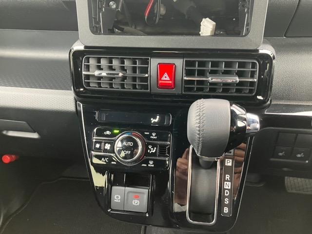 タント カスタムＲＳ　両側電動スライドドア・プッシュボタンスタート・ステアリングスイッチ・オートエアコン・キーフリーシステム・アルミホイール・パワーウィンドウ（12枚目）