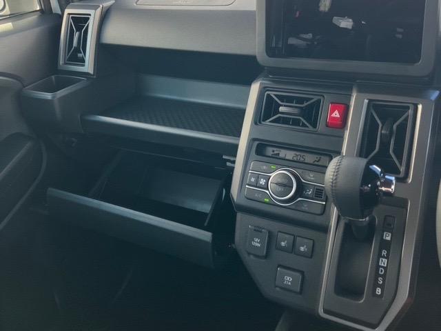 タフト Gターボ クロムベンチャー コーナーセンサー・プッシュボタンスタート・ステアリングスイッチ・オートエアコン・キーフリーシステム・アルミホイール・シートヒーター・パワーウィンドウ(10枚目)