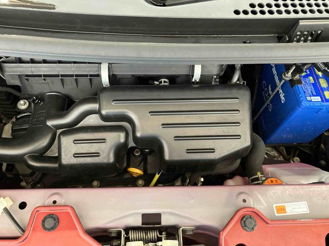 ムーヴキャンバス Ｇブラックインテリアリミテッド　ＳＡＩＩＩ　（車内　消臭・抗菌　処理済）　衝突被害軽減システム　４ＷＤ　両側パワースライドドア　ナビ　パノラマモニター　キーフリーシステム（6枚目）