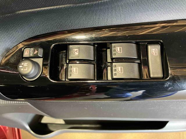 ムーヴキャンバス Ｇブラックインテリアリミテッド　ＳＡＩＩＩ　（車内　消臭・抗菌　処理済）　衝突被害軽減システム　４ＷＤ　両側パワースライドドア　ナビ　パノラマモニター　キーフリーシステム（22枚目）
