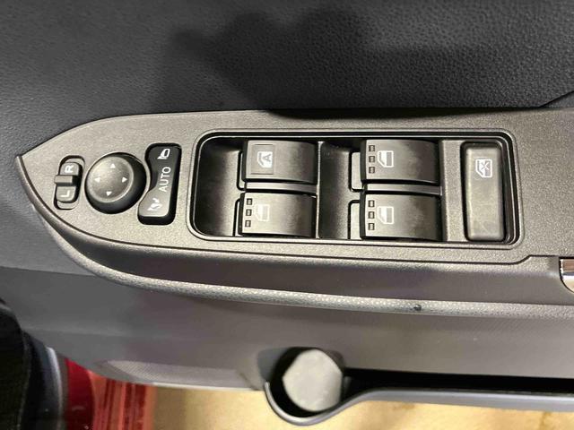 タント カスタムＲＳ　（車内　消臭・抗菌　処理済）　衝突被害軽減システム　両側パワースライドドア　ナビ　パノラマモニター　アルミホイール　キーフリーシステム（21枚目）