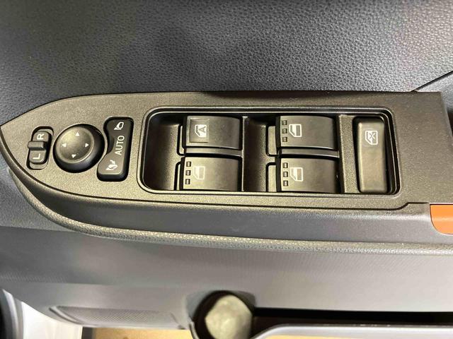 タント ファンクロスターボ　（車内　消臭・抗菌　処理済）　衝突被害軽減システム　両側パワースライドドア　バックカメラ　アルミホイール　キーフリーシステム（21枚目）