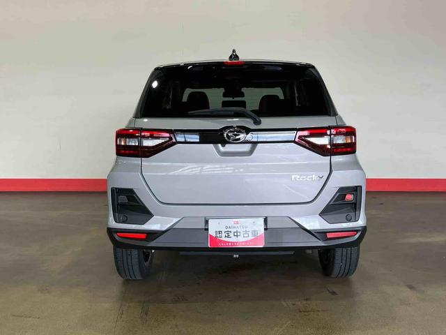 ロッキー プレミアムＧ　（車内　消臭・抗菌　処理済）　衝突被害軽減システム　４ＷＤ　アダプティブクルーズコントロール　ディスプレイオーディオ　バックカメラ　アルミホイール　キーフリーシステム（4枚目）
