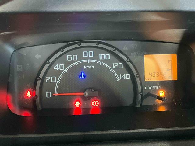 ハイゼットトラック スタンダードSAIIIt (車内 消臭・抗菌 処理済) 衝突被害軽減システム 4WD 5速マニュアル(12枚目)