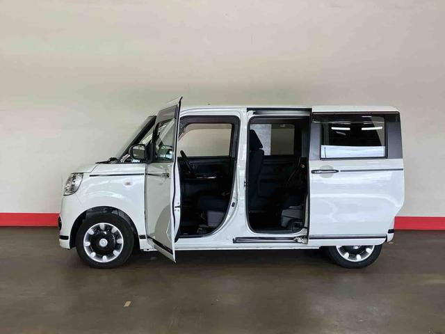 ムーヴキャンバス ＧブラックアクセントＶＳ　ＳＡＩＩＩ　（車内　消臭・抗菌　処理済）　衝突被害軽減システム　両側パワースライドドア　ナビ　パノラマモニター　キーフリーシステム（5枚目）