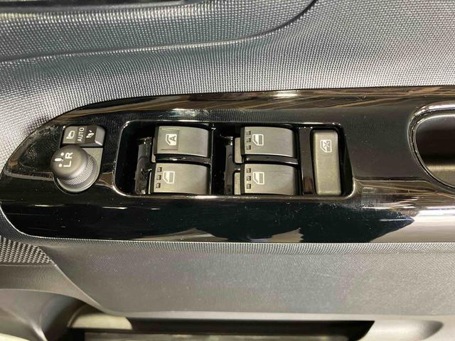 ムーヴキャンバス ＧブラックアクセントＶＳ　ＳＡＩＩＩ　（車内　消臭・抗菌　処理済）　衝突被害軽減システム　両側パワースライドドア　ナビ　パノラマモニター　キーフリーシステム（20枚目）