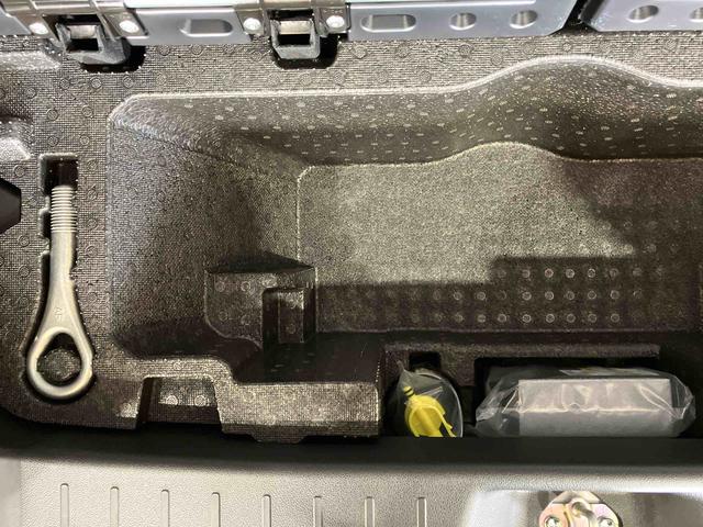 ムーヴキャンバス ＧブラックアクセントＶＳ　ＳＡＩＩＩ　（車内　消臭・抗菌　処理済）　衝突被害軽減システム　両側パワースライドドア　ナビ　パノラマモニター　キーフリーシステム（21枚目）