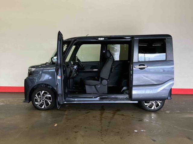タント カスタムX (車内 消臭・抗菌 処理済) 衝突被害軽減システム 4WD 両側パワースライドドア バックカメラ アルミホイール キーフリーシステム(5枚目)