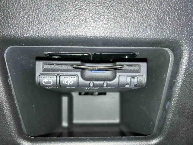 タント カスタムRS トップエディションリミテッドSAIII (車内 消臭・抗菌 処理済) 衝突被害軽減システム 4WD 両側パワースライドドア ナビ パノラマモニター アルミホイール キーフリーシステム(18枚目)