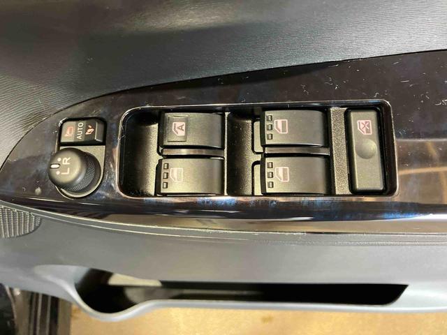 タント カスタムRS トップエディションリミテッドSAIII (車内 消臭・抗菌 処理済) 衝突被害軽減システム 4WD 両側パワースライドドア ナビ パノラマモニター アルミホイール キーフリーシステム(21枚目)