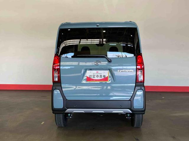 タント ファンクロス　（車内　消臭・抗菌　処理済）　衝突被害軽減システム　４ＷＤ　両側パワースライドドア　バックカメラ　アルミホイール　キーフリーシステム（4枚目）