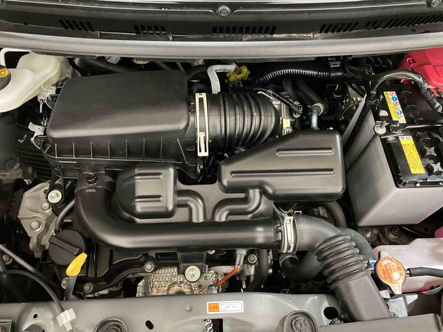 タフト Ｇ　ダーククロムベンチャー　（車内　消臭・抗菌　処理済）　衝突被害軽減システム　４ＷＤ　バックカメラ　アルミホイール　キーフリーシステム（6枚目）