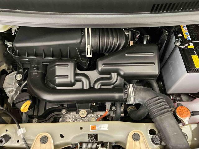 タント ファンクロス (車内 消臭・抗菌 処理済) 衝突被害軽減システム 4WD 両側パワースライドドア バックカメラ アルミホイール キーフリーシステム(6枚目)