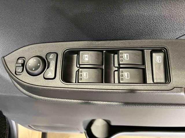 タント ファンクロス (車内 消臭・抗菌 処理済) 衝突被害軽減システム 4WD 両側パワースライドドア バックカメラ アルミホイール キーフリーシステム(21枚目)