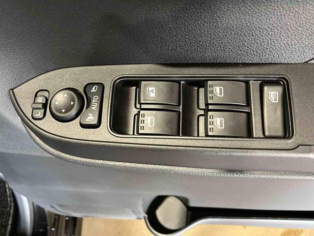 タント カスタムＸ　（車内　消臭・抗菌　処理済）　衝突被害軽減システム　４ＷＤ　両側パワースライドドア　バックカメラ　アルミホイール　キーフリーシステム（21枚目）