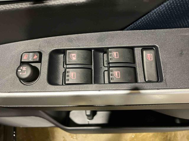 トール カスタムG (車内 消臭・抗菌 処理済) 衝突被害軽減システム 4WD 両側パワースライドドア ナビ パノラマモニター アルミホイール キーフリーシステム(22枚目)