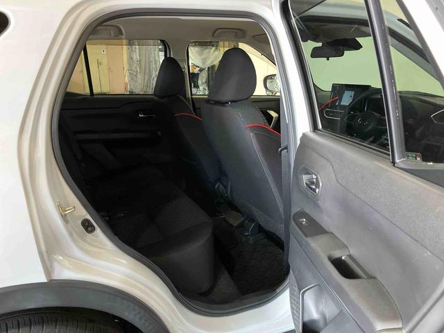 ロッキー Ｘ　（車内　消臭・抗菌　処理済）　衝突被害軽減システム　４ＷＤ　ナビ　パノラマモニター　アルミホイール　キーフリーシステム（10枚目）