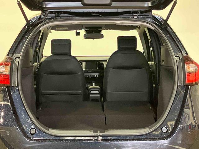 フィット ホーム (車内 消臭・抗菌 処理済) 衝突被害軽減システム 4WD ナビ バックカメラ スマートキー(8枚目)