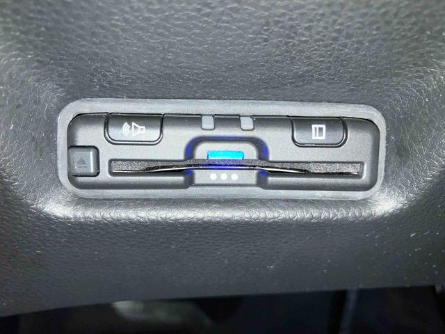 フィット ホーム (車内 消臭・抗菌 処理済) 衝突被害軽減システム 4WD ナビ バックカメラ スマートキー(18枚目)