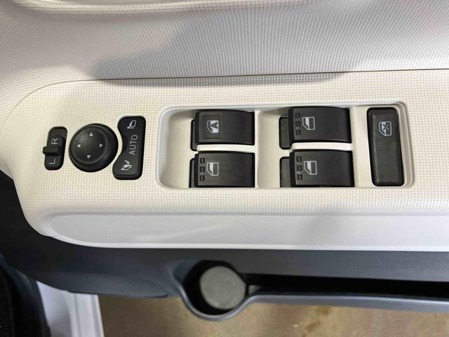 ムーヴキャンバス ストライプスX (車内 消臭・抗菌 処理済) 衝突被害軽減システム 4WD 両側パワースライドドア キーフリーシステム(19枚目)