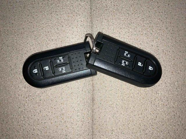 ムーヴキャンバス Ｇメイクアップリミテッド　ＳＡＩＩＩ　（車内　消臭・抗菌　処理済）　衝突被害軽減システム　４ＷＤ　両側パワースライドドア　ナビ　パノラマモニター　キーフリーシステム（20枚目）