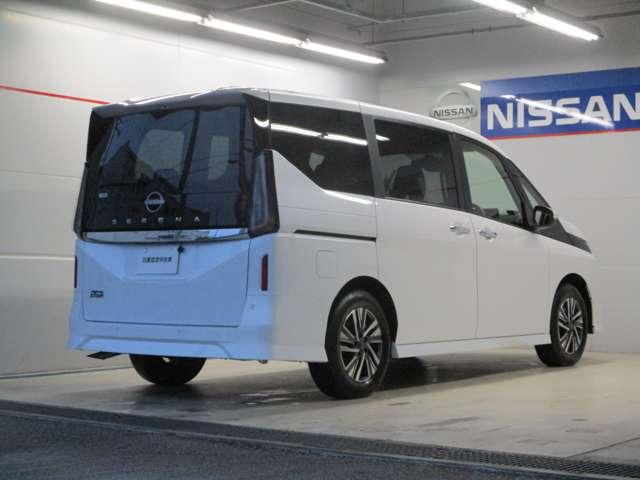 家族や仲間とのイベントが多くなる、これからの季節におすすめ！日産人気のミニバン「日産セレナハイウェイスターＶ」入庫しました。