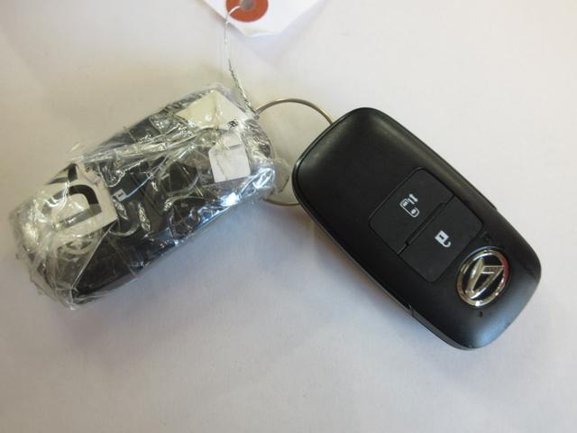 Xセレクション 左側パワースライドドア ワンオーナー車 オートエアコン オートライト オートハイビーム LEDヘッドライト アイドリングストップ スマートキー 純正バックカメラ ロングスライドシート(11枚目)