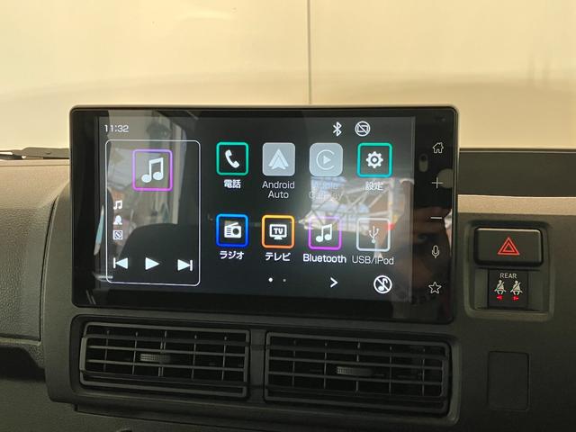 ハイゼットカーゴ クルーズ　　ディスプレイオーディオ／社外前後ドラレコ／ＥＴＣ　ワンオーナー　９インチスマホ連携ディスプレイオーディオ　純正ＥＴＣ　社外前後ドライブレコーダー　バックモニター　両側スライドドア　スマアシ　アイドリングストップ　スマートキー　ハロゲンヘッドライト（5枚目）