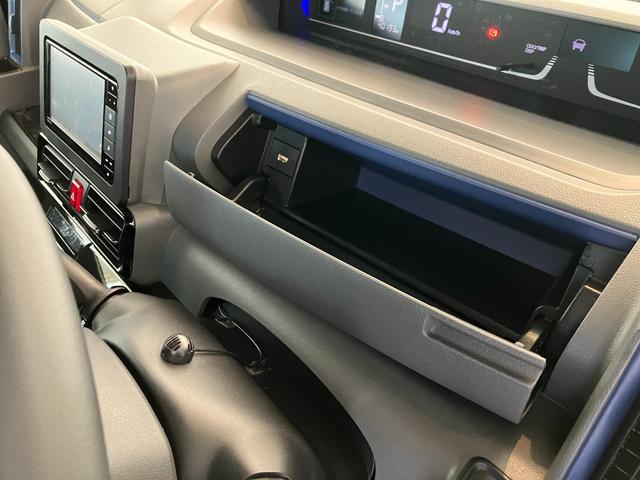 タント カスタムＲＳセレクション　ターボ／ナビ／ＥＴＣ／ドラレコ　ターボ　純正ナビ　純正ＥＴＣ　純正ドライブレコーダー　パノラマモニター　アダプティブクルーズコントロール　両側パワースライドドア　運転席・助手席シートヒーター　Ｂｌｕｅｔｏｏｔｈ接続　スマアシ（18枚目）