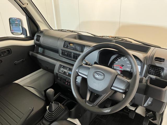 ハイゼットトラック スタンダード MT/AM/FMラジオ/スマアシ ワンオーナー MT AM/FMラジオ スマアシ アイドリングストップ ハロゲンヘッドライト オートライト オートマチックハイビーム ラバーマット 取扱説明書 メンテナンスノート(9枚目)