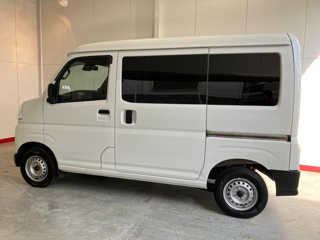 ハイゼットカーゴ ＤＸ　　ＣＤレシーバー／Ｂｌｕｅｔｏｏｔｈ接続　ワンオーナー　純正ＣＤレシーバー　両側スライドドア　Ｂｌｕｅｔｏｏｔｈ接続　スマアシ　ハロゲンヘッドライト　オートライト　オートマチックハイビーム　アイドリングストップ　取扱説明書　メンテナンスノート（32枚目）