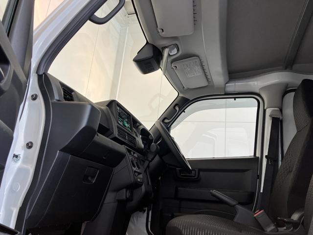 ハイゼットカーゴ ＤＸ　　ＣＤレシーバー／Ｂｌｕｅｔｏｏｔｈ接続　ワンオーナー　純正ＣＤレシーバー　Ｂｌｕｅｔｏｏｔｈ接続　スマアシ　両側スライドドア　キーレスエントリー　ハロゲンヘッドライト　オートライト　オートマチックハイビーム　アイドリングストップ（9枚目）