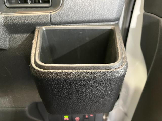 ハイゼットカーゴ ＤＸ　　ＣＤレシーバー／Ｂｌｕｅｔｏｏｔｈ接続　ワンオーナー　純正ＣＤレシーバー　Ｂｌｕｅｔｏｏｔｈ接続　スマアシ　両側スライドドア　キーレスエントリー　ハロゲンヘッドライト　オートライト　オートマチックハイビーム　アイドリングストップ（15枚目）