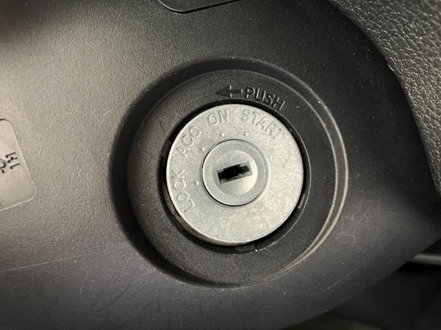 ハイゼットカーゴ ＤＸ　　ＣＤレシーバー／Ｂｌｕｅｔｏｏｔｈ接続　ワンオーナー　純正ＣＤレシーバー　Ｂｌｕｅｔｏｏｔｈ接続　スマアシ　両側スライドドア　キーレスエントリー　ハロゲンヘッドライト　オートライト　オートマチックハイビーム　アイドリングストップ（17枚目）