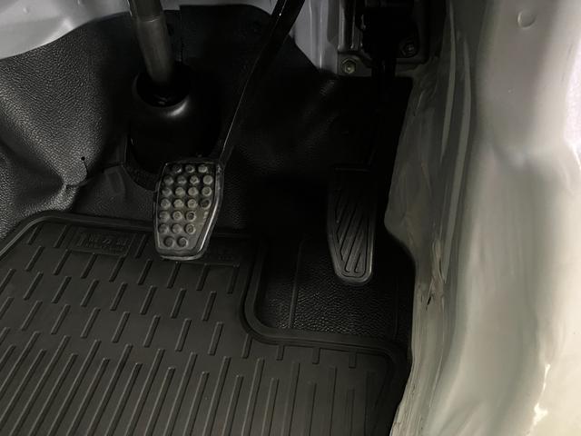 ハイゼットカーゴ ＤＸ　　ＣＤレシーバー／Ｂｌｕｅｔｏｏｔｈ接続　ワンオーナー　純正ＣＤレシーバー　Ｂｌｕｅｔｏｏｔｈ接続　スマアシ　両側スライドドア　キーレスエントリー　ハロゲンヘッドライト　オートライト　オートマチックハイビーム　アイドリングストップ（23枚目）