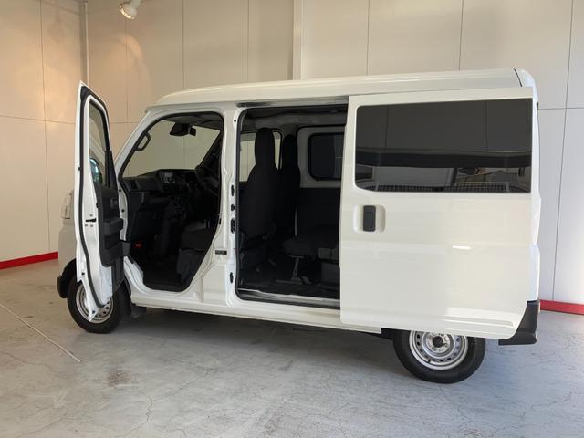 ハイゼットカーゴ ＤＸ　　ＣＤレシーバー／Ｂｌｕｅｔｏｏｔｈ接続　ワンオーナー　純正ＣＤレシーバー　Ｂｌｕｅｔｏｏｔｈ接続　スマアシ　両側スライドドア　キーレスエントリー　ハロゲンヘッドライト　オートライト　オートマチックハイビーム　アイドリングストップ（33枚目）