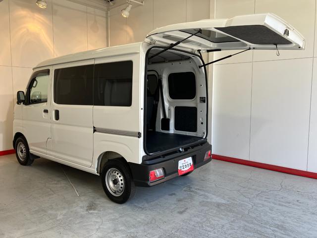 ハイゼットカーゴ ＤＸ　　ＣＤレシーバー／Ｂｌｕｅｔｏｏｔｈ接続　ワンオーナー　純正ＣＤレシーバー　Ｂｌｕｅｔｏｏｔｈ接続　スマアシ　両側スライドドア　キーレスエントリー　ハロゲンヘッドライト　オートライト　オートマチックハイビーム　アイドリングストップ（35枚目）