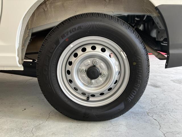 ハイゼットカーゴ ＤＸ　　ＣＤレシーバー／Ｂｌｕｅｔｏｏｔｈ接続　ワンオーナー　純正ＣＤレシーバー　Ｂｌｕｅｔｏｏｔｈ接続　スマアシ　両側スライドドア　キーレスエントリー　ハロゲンヘッドライト　オートライト　オートマチックハイビーム　アイドリングストップ（37枚目）