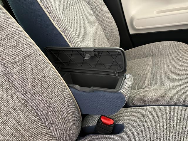 ムーヴキャンバス ストライプスＧターボ　オーディオレス／スマアシ　ワンオーナー　ターボ　オーディオレス　バックモニター対応カメラ　アダプティブクルーズコントロール　両側パワースライドドア　電動パーキングブレーキ　運転席・助手席シートヒーター　ホッとカップホルダー（9枚目）