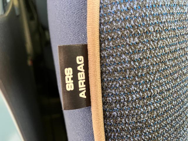 ムーヴキャンバス セオリーＧ　オーディオレス／ホッとカップホルダー　ワンオーナー　オーディオレス　バックモニター対応カメラ　運転席・助手席シートヒーター　両側パワースライドドア　ホッとカップホルダー　ＬＥＤヘッドランプ　電動パーキングブレーキ　ＵＳＢ入力端子（5枚目）