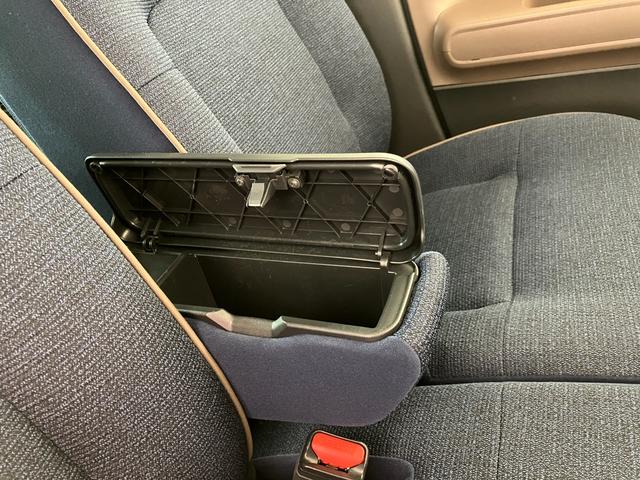 ムーヴキャンバス セオリーＧ　オーディオレス／ホッとカップホルダー　ワンオーナー　オーディオレス　バックモニター対応カメラ　運転席・助手席シートヒーター　両側パワースライドドア　ホッとカップホルダー　ＬＥＤヘッドランプ　電動パーキングブレーキ　ＵＳＢ入力端子（9枚目）