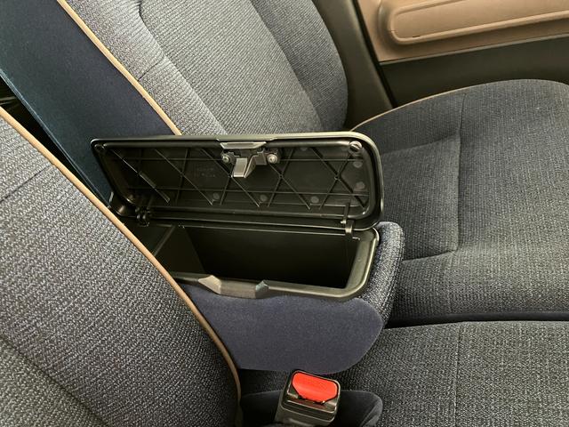 ムーヴキャンバス セオリーＧ　ディスプレイオーディオ／ＥＴＣ／ドラレコ　９インチスマホ連携ディスプレイオーディオ　純正ＥＴＣ　純正ドライブレコーダー　パノラマモニター　Ｂｌｕｅｔｏｏｔｈ接続　ワイヤレス充電器　運転席・助手席シートヒーター　ホッとカップホルダー（13枚目）