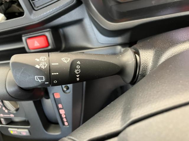 ミライース Ｌ　ＳＡＩＩＩ　オーディオレス／キーレスエントリー　ワンオーナー　オーディオレス　キーレスエントリー　スマアシＩＩＩ　ハロゲンヘッドライト　オートライト　オートマチックハイビーム　カーペットマット　ロングバイザー　取扱説明書　メンテナンスノート（12枚目）