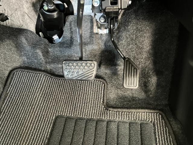 ミライース Ｌ　ＳＡＩＩＩ　オーディオレス／キーレスエントリー　ワンオーナー　オーディオレス　キーレスエントリー　スマアシＩＩＩ　ハロゲンヘッドライト　オートライト　オートマチックハイビーム　カーペットマット　ロングバイザー　取扱説明書　メンテナンスノート（23枚目）